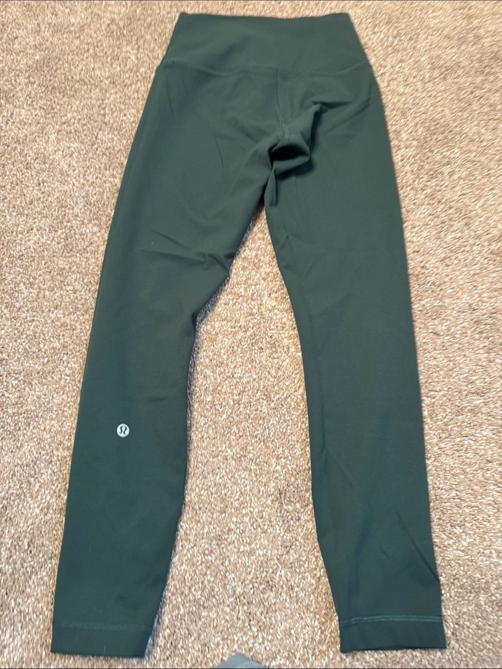 LuLuLemon Dark Green Wunder Under Leggings SZ 6 mid rise multi pocket athletic